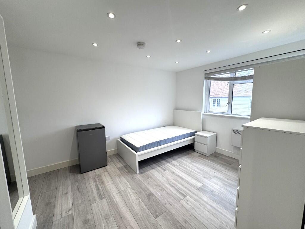 2 bed HMO for rent in High Garrett. From Memento Estate