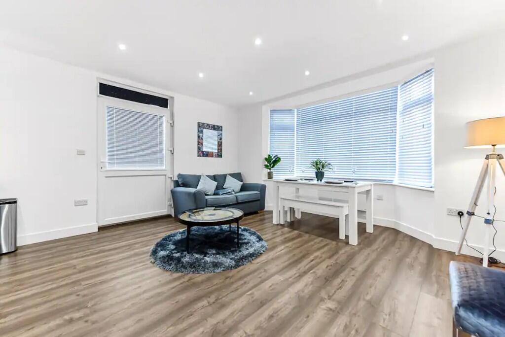 1 bed 1st Floor Flat for rent in Chelmsford. From Memento Estate