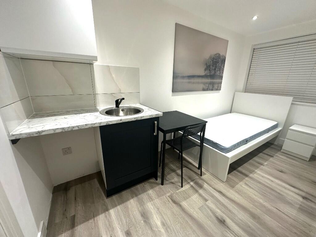 1 bed HMO for rent in Sunbury. From Memento Estate