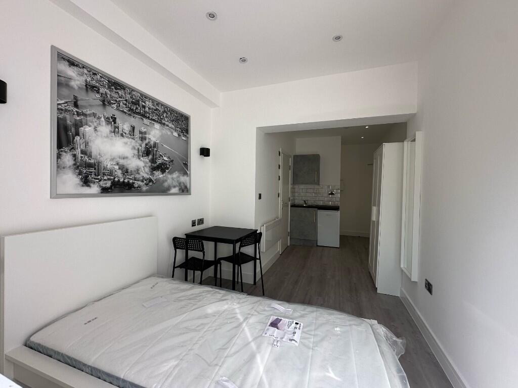 1 bed HMO for rent in South Mimms. From Memento Estate