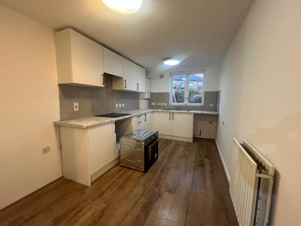 1 bed 1st Floor Flat for rent in London. From Memento Estate