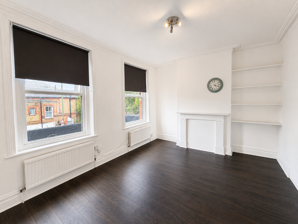 3 bed 1st Floor Flat for rent in London. From Memento Estate 3 bed 1st Floor Flat for rent in London. From Memento Estate