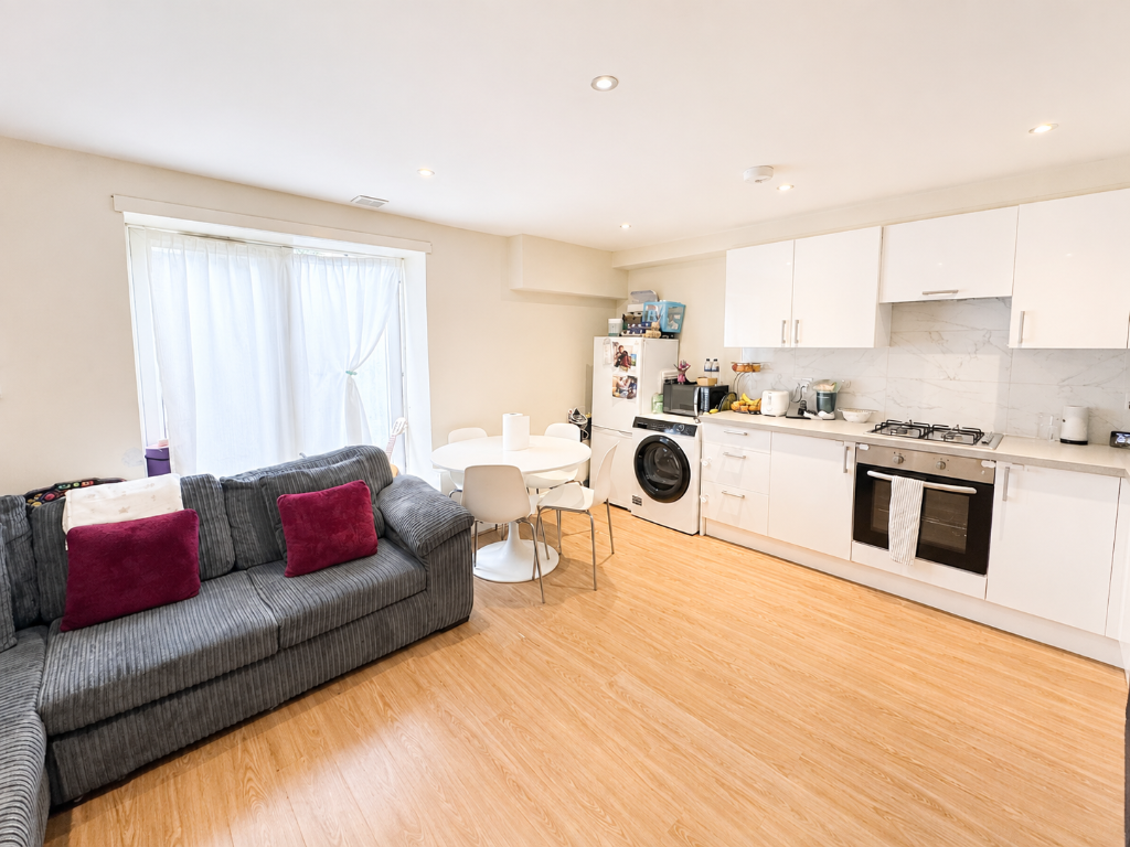 1 bed Duplex for rent in Camberwell. From Memento Estate