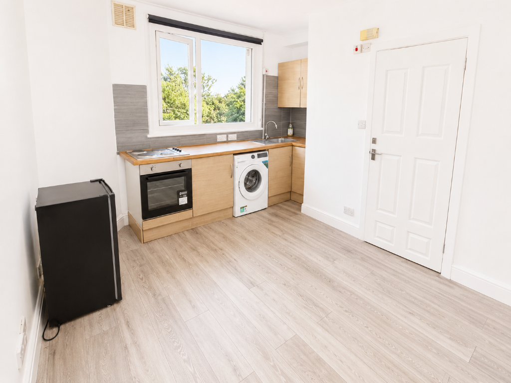 4 bed Studio for rent in London. From Memento Estate
