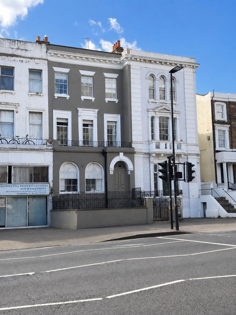 4 bed Studio for rent in London. From Memento Estate