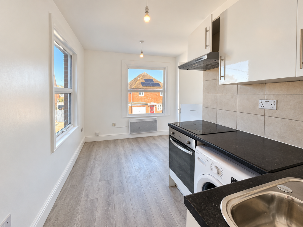 1 bed 1st Floor Flat for rent in Broomfield. From Memento Estate