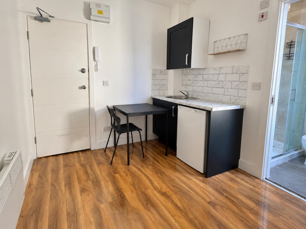 0 bed Studio for rent in Waltham Cross. From Memento Estate 0 bed Studio for rent in Waltham Cross. From Memento Estate