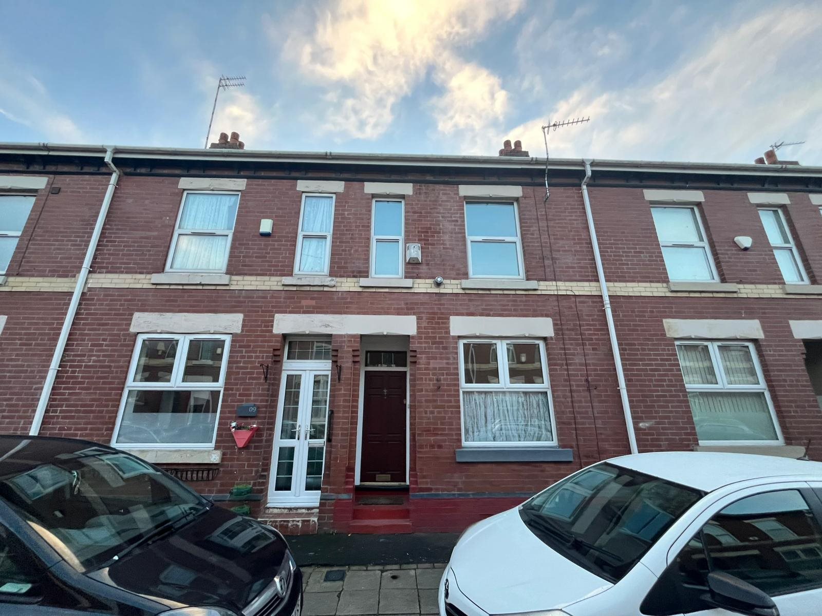3 bed Mid Terraced House for rent in Manchester. From Abode Letting Agents