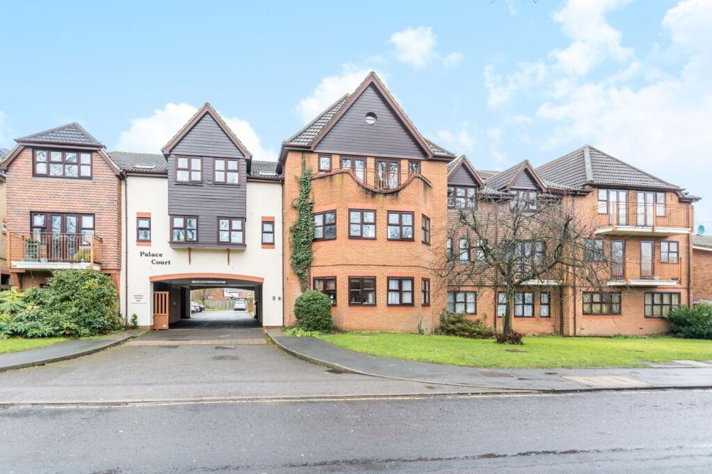 1 bed 1st Floor Flat for rent in Woking. From Foxtons - Woking