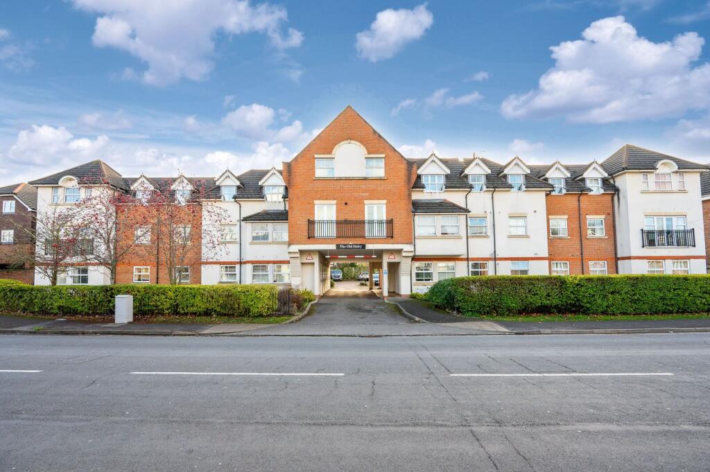 2 bed 1st Floor Flat for rent in Woking. From Foxtons - Woking