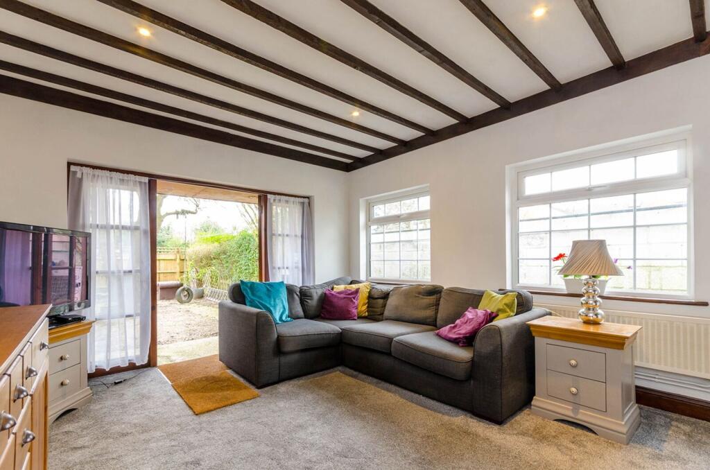 1 bed Annexe for rent in Woking. From Foxtons - Woking