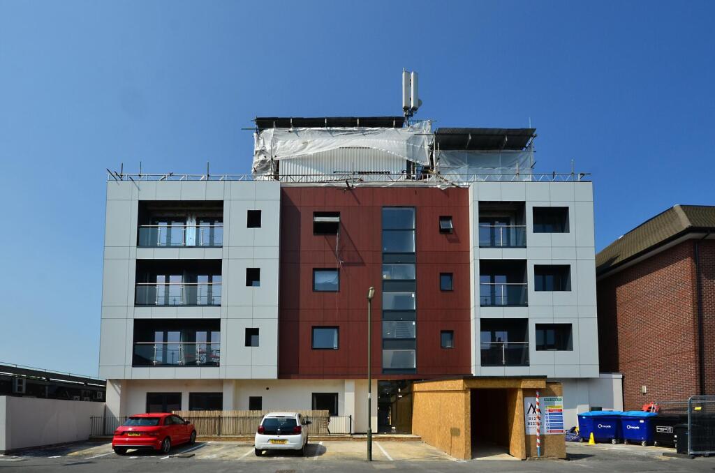 1 bed 1st Floor Flat for rent in Byfleet. From Foxtons - Woking 1 bed 1st Floor Flat for rent in Byfleet. From Foxtons - Woking