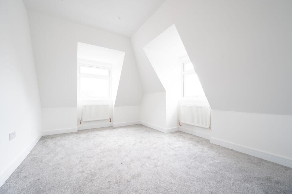 2 bed 1st Floor Flat for rent in Woking. From Foxtons - Woking