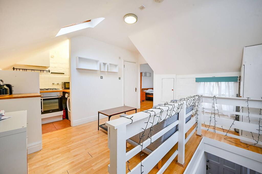 1 bed 1st Floor Flat for rent in London. From Foxtons - Willesden Green