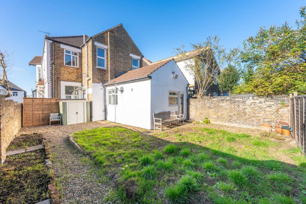 2 bed 1st Floor Flat for rent in London. From Foxtons - Willesden Green