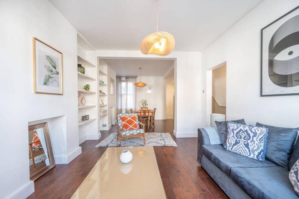 3 bed Detached for rent in London. From Foxtons - Willesden Green