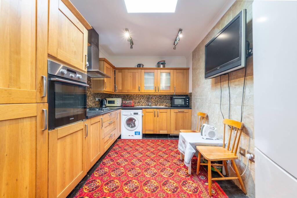 1 bed 1st Floor Flat for rent in London. From Foxtons - Willesden Green