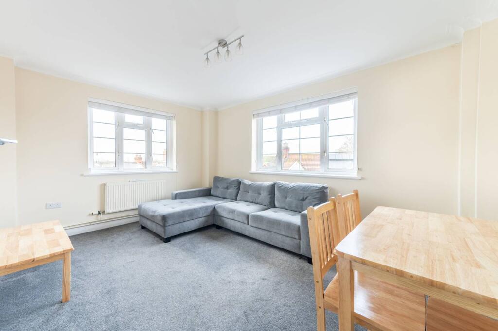 2 bed 1st Floor Flat for rent in London. From Foxtons - Willesden Green