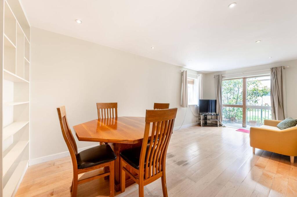 1 bed 1st Floor Flat for rent in Willesden. From Foxtons - Willesden Green