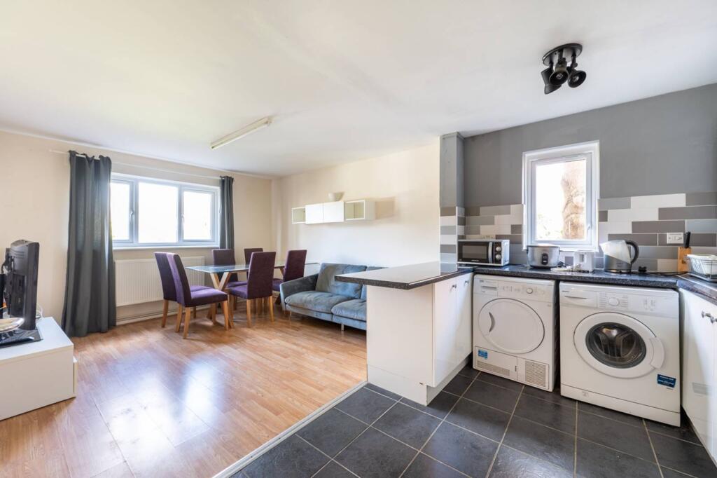 1 bed 1st Floor Flat for rent in London. From Foxtons - Willesden Green