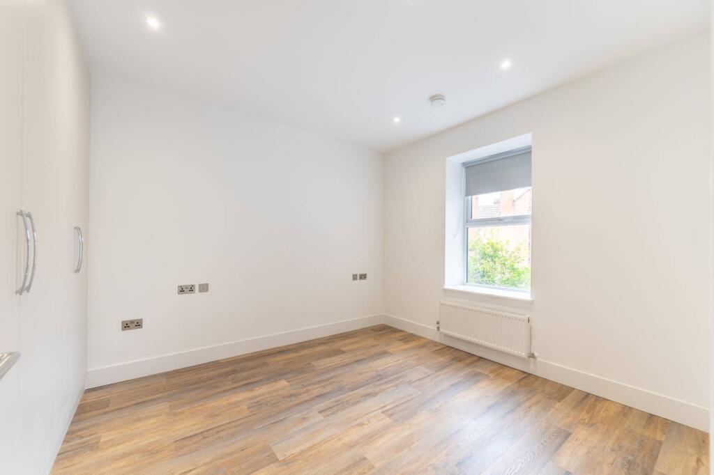 2 bed 1st Floor Flat for rent in London. From Foxtons - Willesden Green