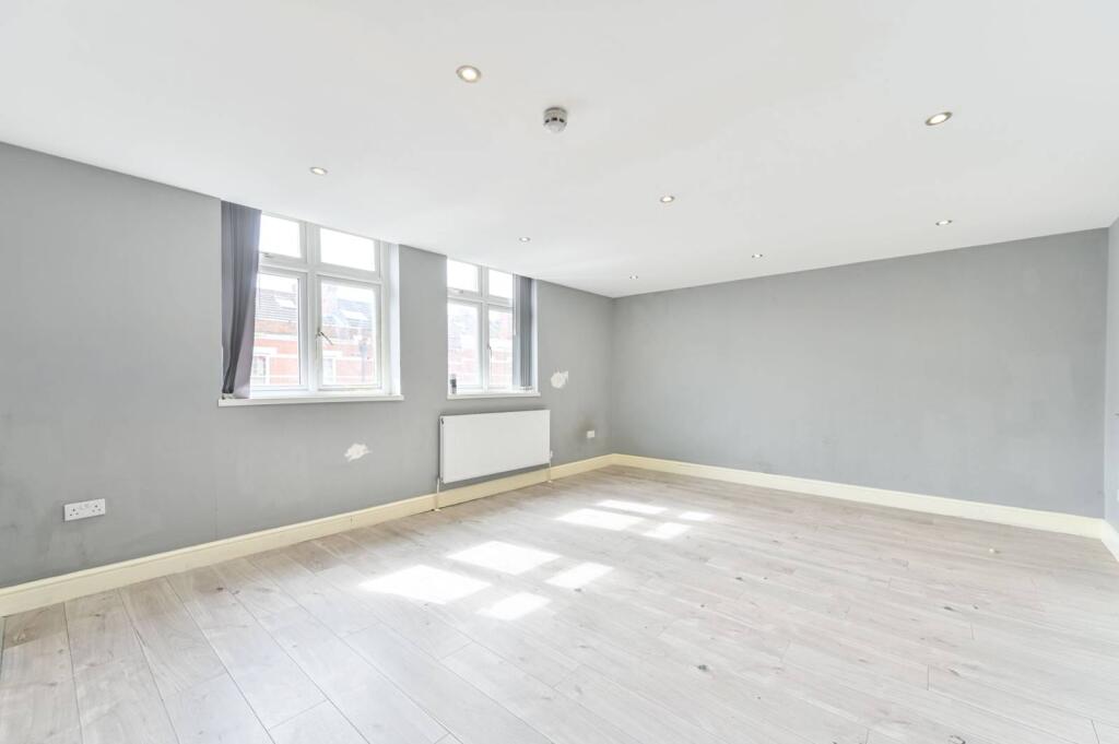 2 bed 1st Floor Flat for rent in Willesden. From Foxtons - Willesden Green
