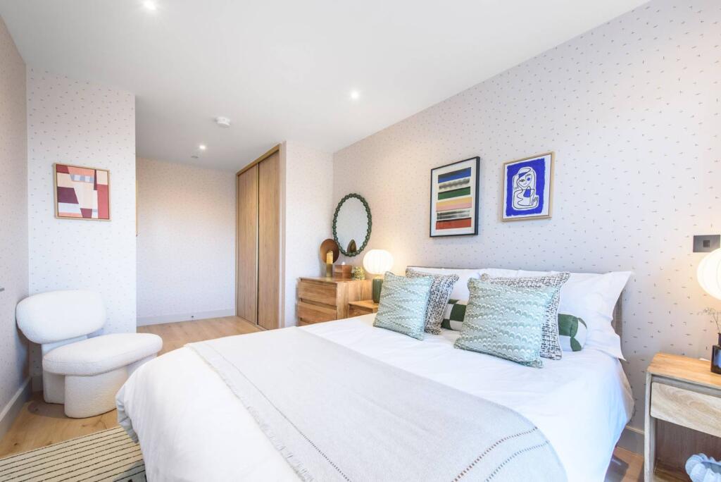 2 bed 1st Floor Flat for rent in . From Foxtons - Willesden Green