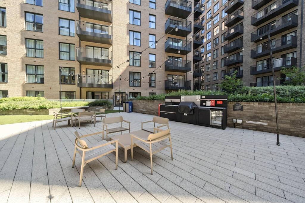 2 bed 1st Floor Flat for rent in London. From Foxtons - Willesden Green