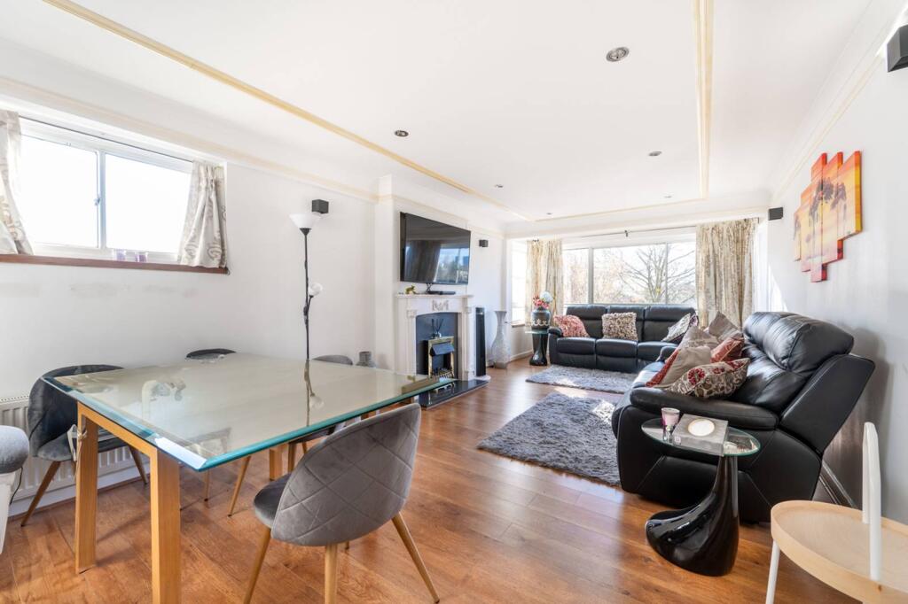 2 bed 1st Floor Flat for rent in London. From Foxtons - Willesden Green
