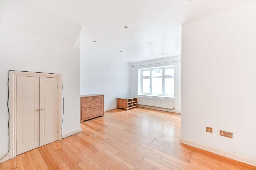 2 bed 1st Floor Flat for rent in Willesden. From Foxtons - Willesden Green
