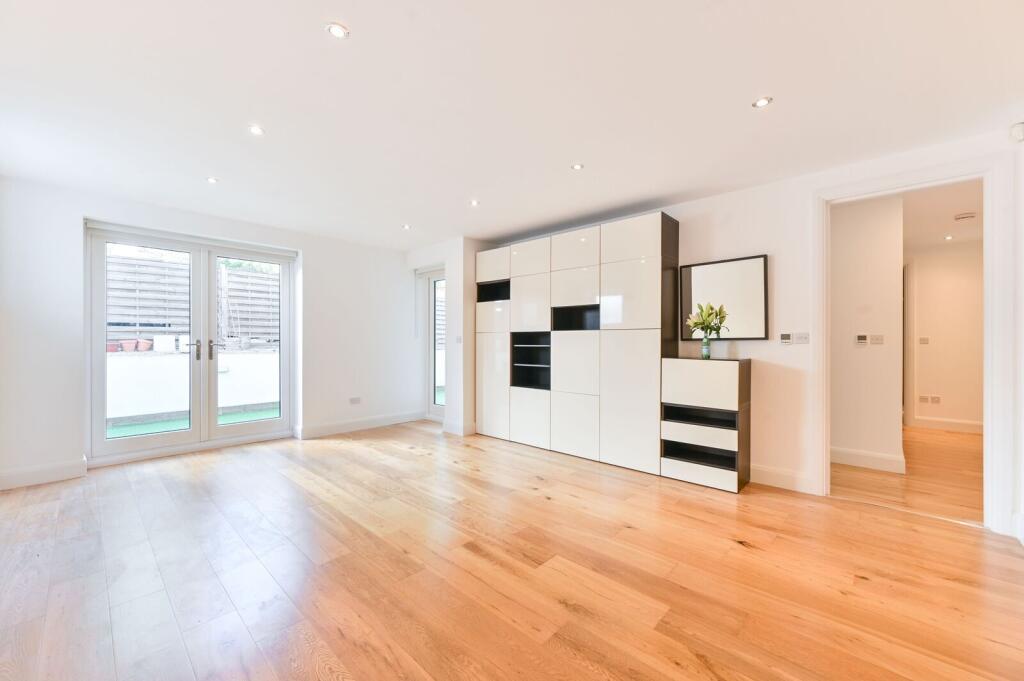 4 bed 1st Floor Flat for rent in Willesden. From Foxtons - Willesden Green