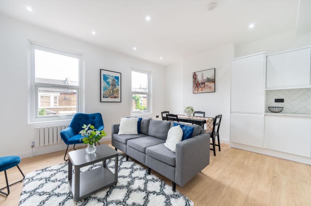 2 bed 1st Floor Flat for rent in Willesden. From Foxtons - Willesden Green