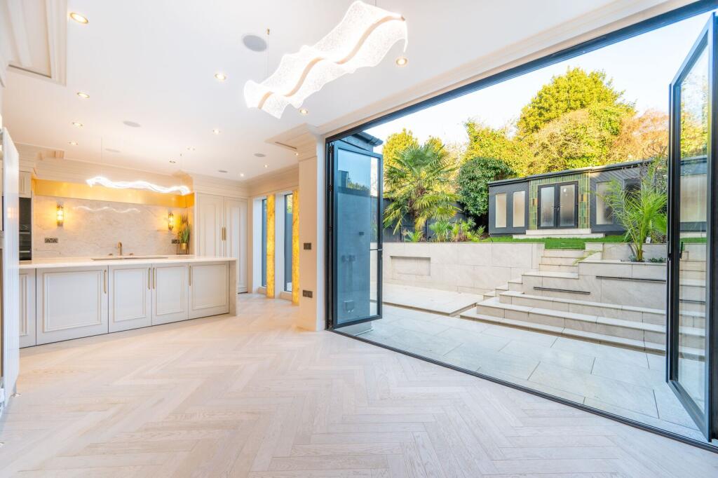 4 bed Detached for rent in Willesden. From Foxtons - Willesden Green
