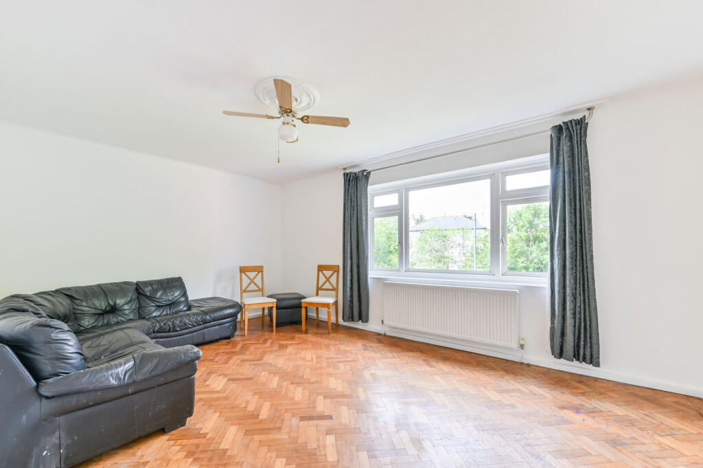1 bed 1st Floor Flat for rent in London. From Foxtons - Willesden Green