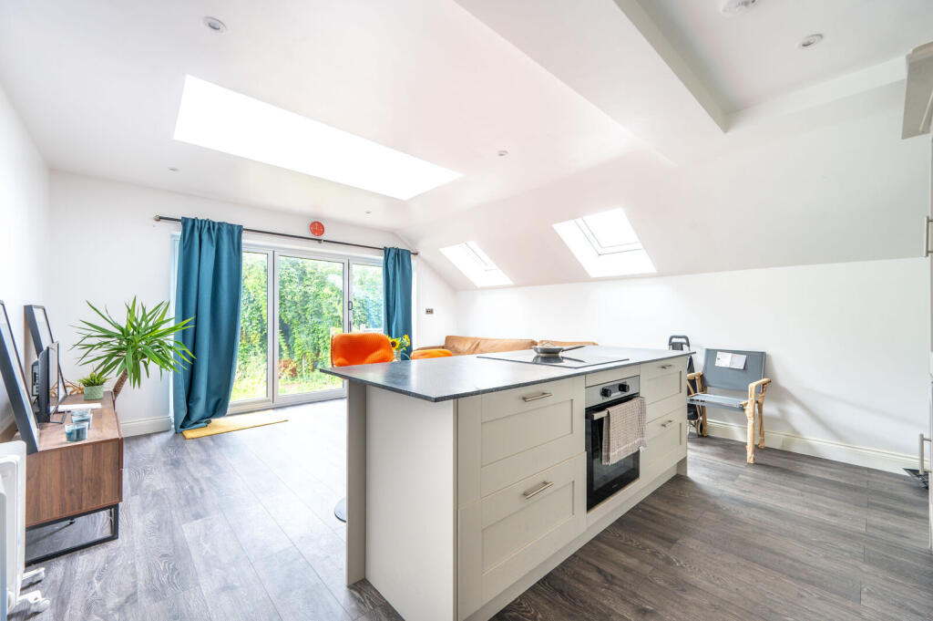 3 bed 1st Floor Flat for rent in Willesden. From Foxtons - Willesden Green 3 bed 1st Floor Flat for rent in Willesden. From Foxtons - Willesden Green