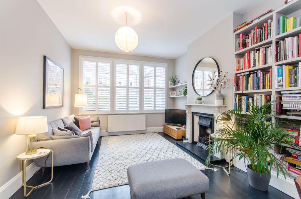 3 bed Detached for rent in Willesden. From Foxtons - Willesden Green