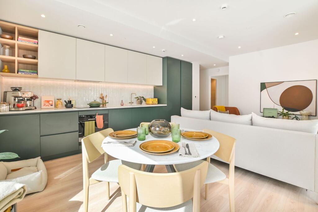 2 bed 1st Floor Flat for rent in Willesden. From Foxtons - Willesden Green