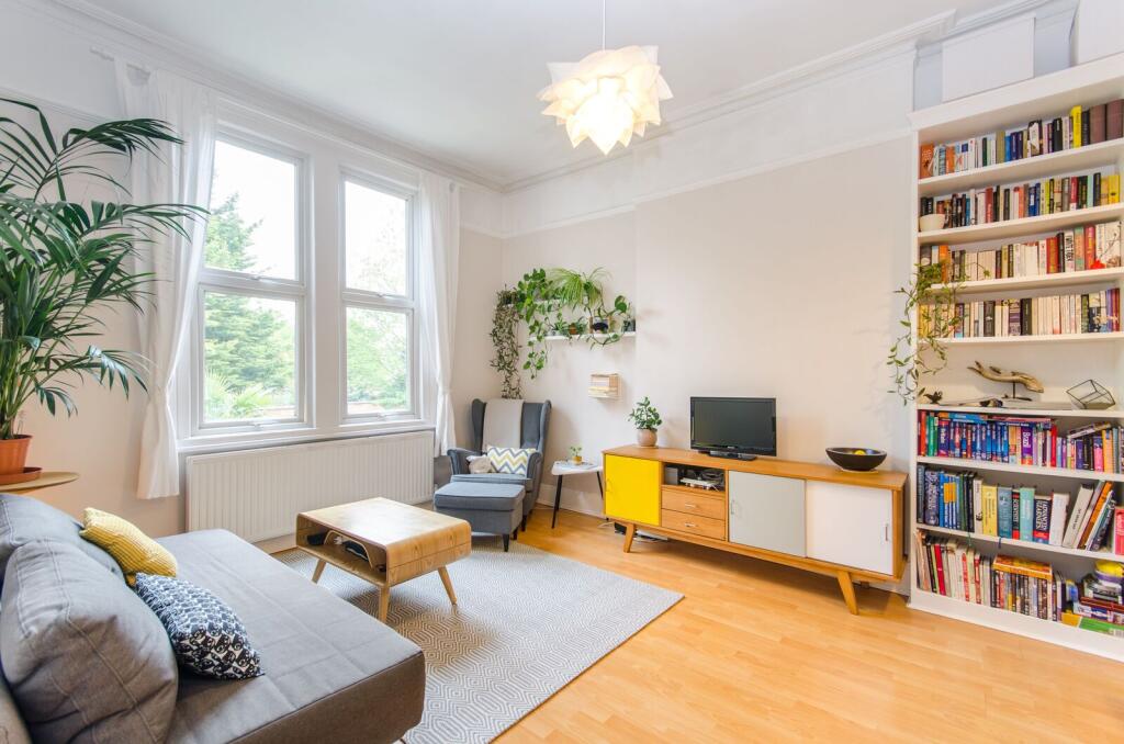 2 bed 1st Floor Flat for rent in Willesden. From Foxtons - Willesden Green