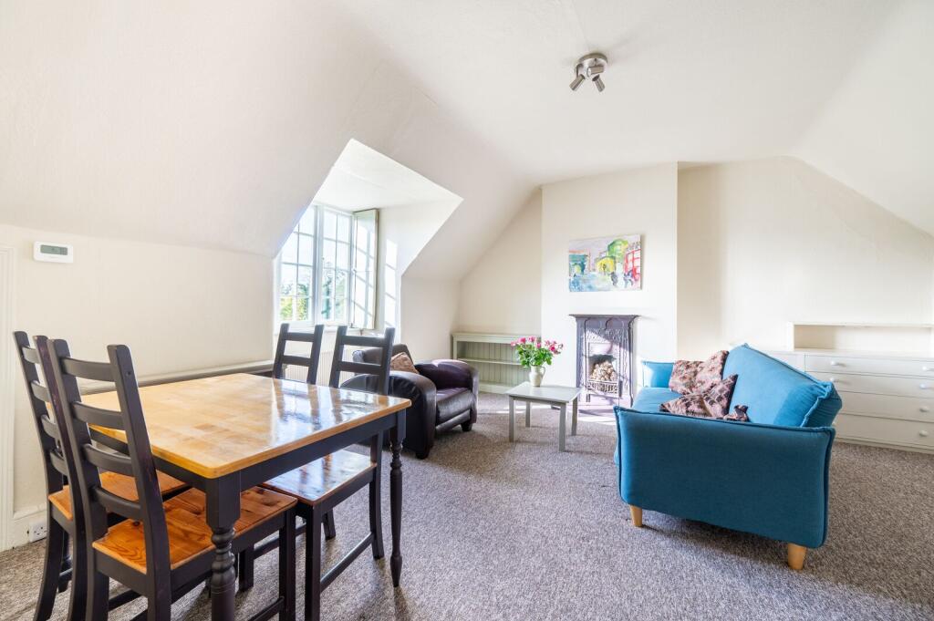 2 bed 1st Floor Flat for rent in Willesden. From Foxtons - Willesden Green