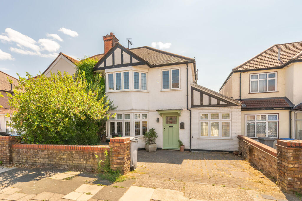 4 bed Semi Detached for rent in Willesden. From Foxtons - Willesden Green