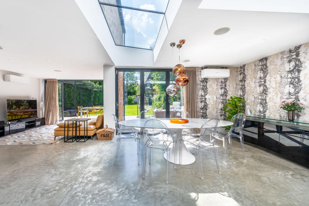 6 bed Detached for rent in London. From Foxtons - Willesden Green