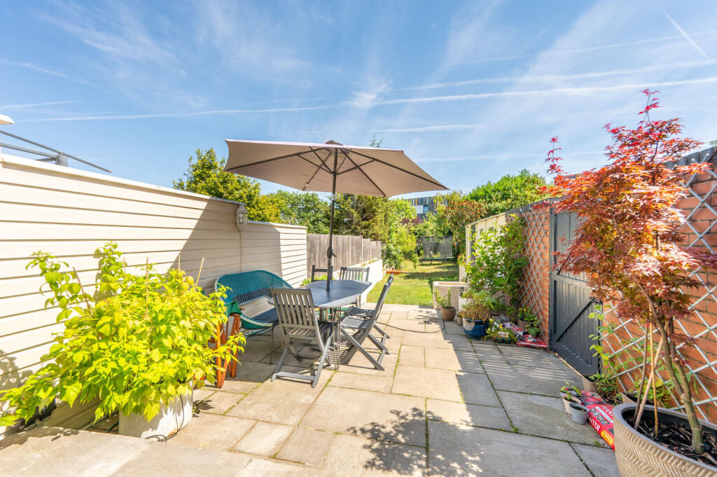 4 bed Detached for rent in Willesden. From Foxtons - Willesden Green
