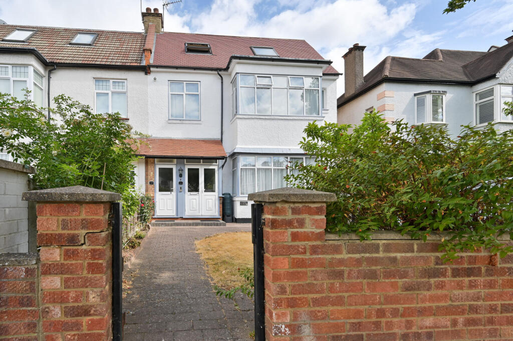 1 bed Studio for rent in London. From Foxtons - Willesden Green