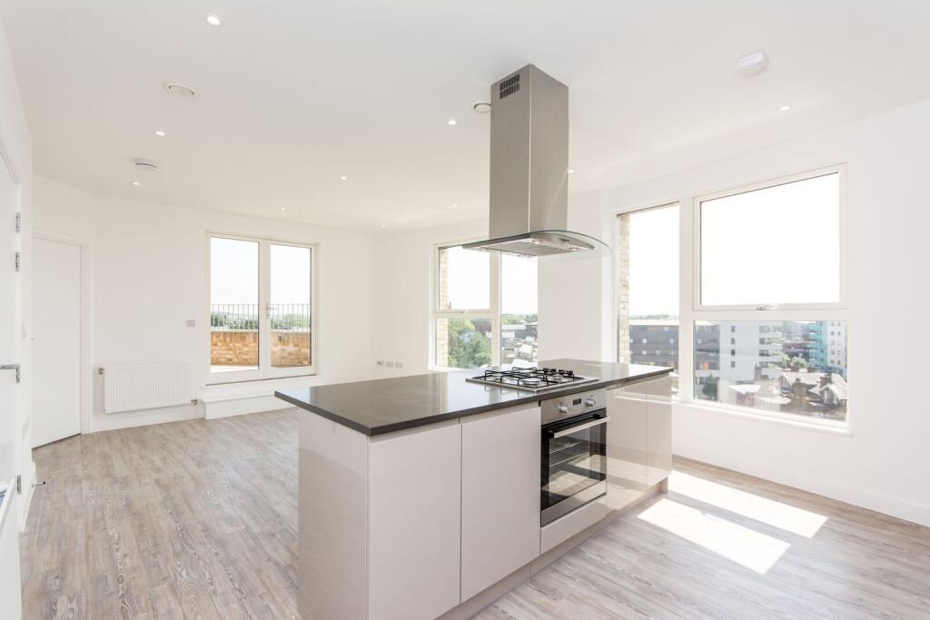 3 bed 1st Floor Flat for rent in London. From Foxtons - Willesden Green