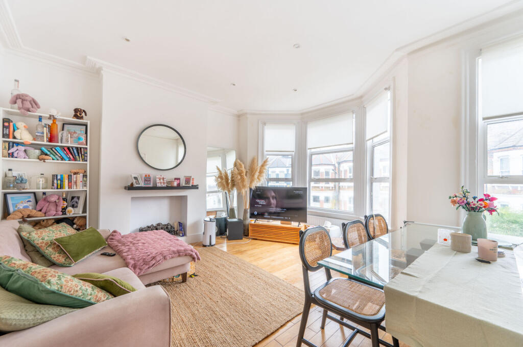 2 bed 1st Floor Flat for rent in London. From Foxtons - Willesden Green 2 bed 1st Floor Flat for rent in London. From Foxtons - Willesden Green