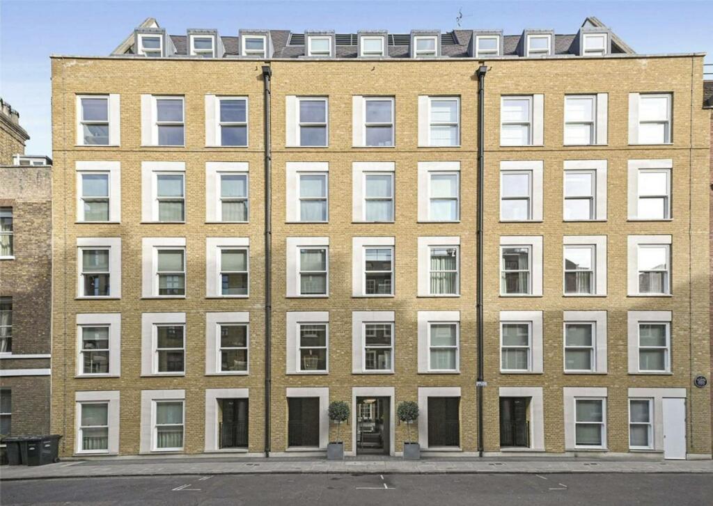 3 bed 1st Floor Flat for rent in London. From Foxtons - West End