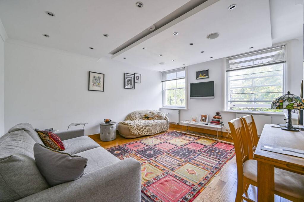 1 bed 1st Floor Flat for rent in London. From Foxtons - West End