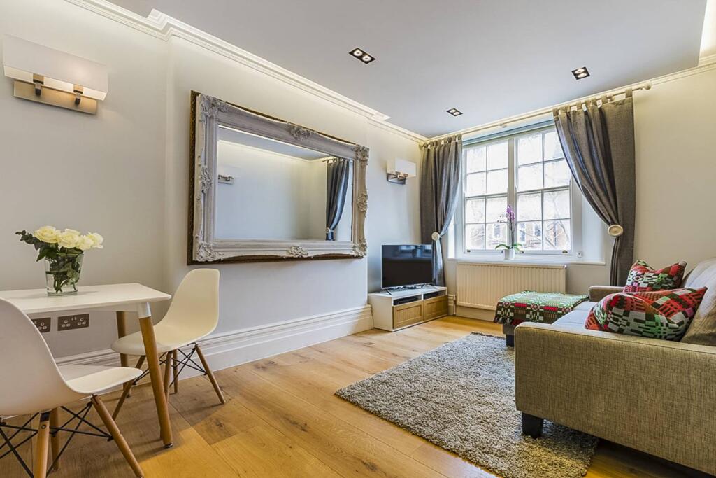 2 bed 1st Floor Flat for rent in London. From Foxtons - West End