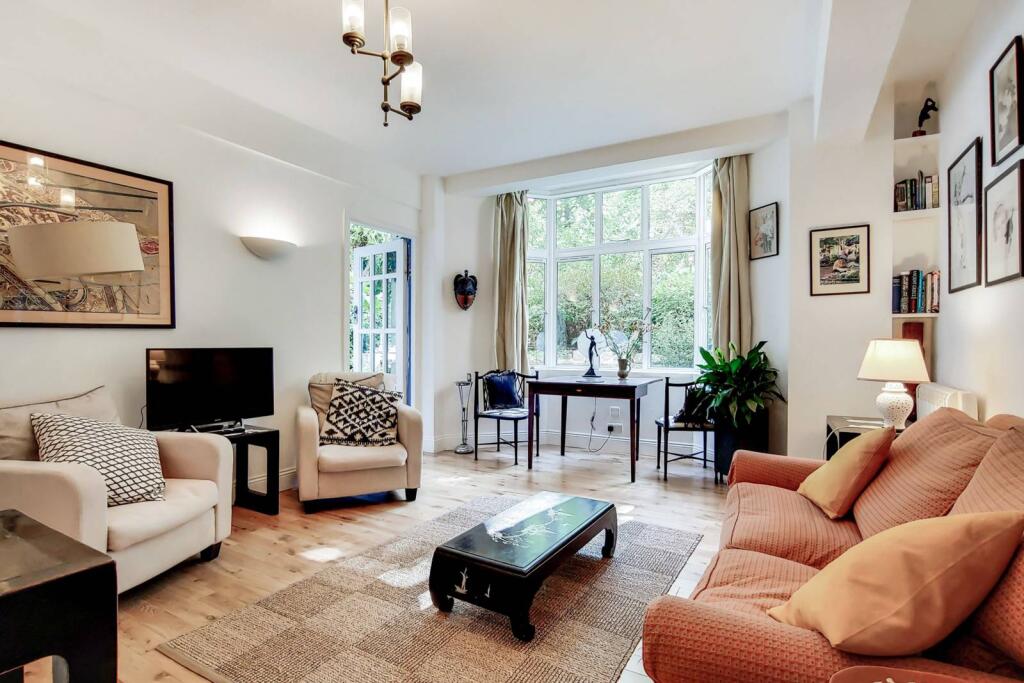 1 bed 1st Floor Flat for rent in London. From Foxtons - West End
