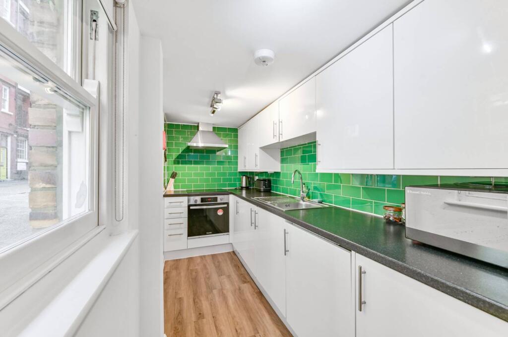 2 bed 1st Floor Flat for rent in London. From Foxtons - West End 2 bed 1st Floor Flat for rent in London. From Foxtons - West End
